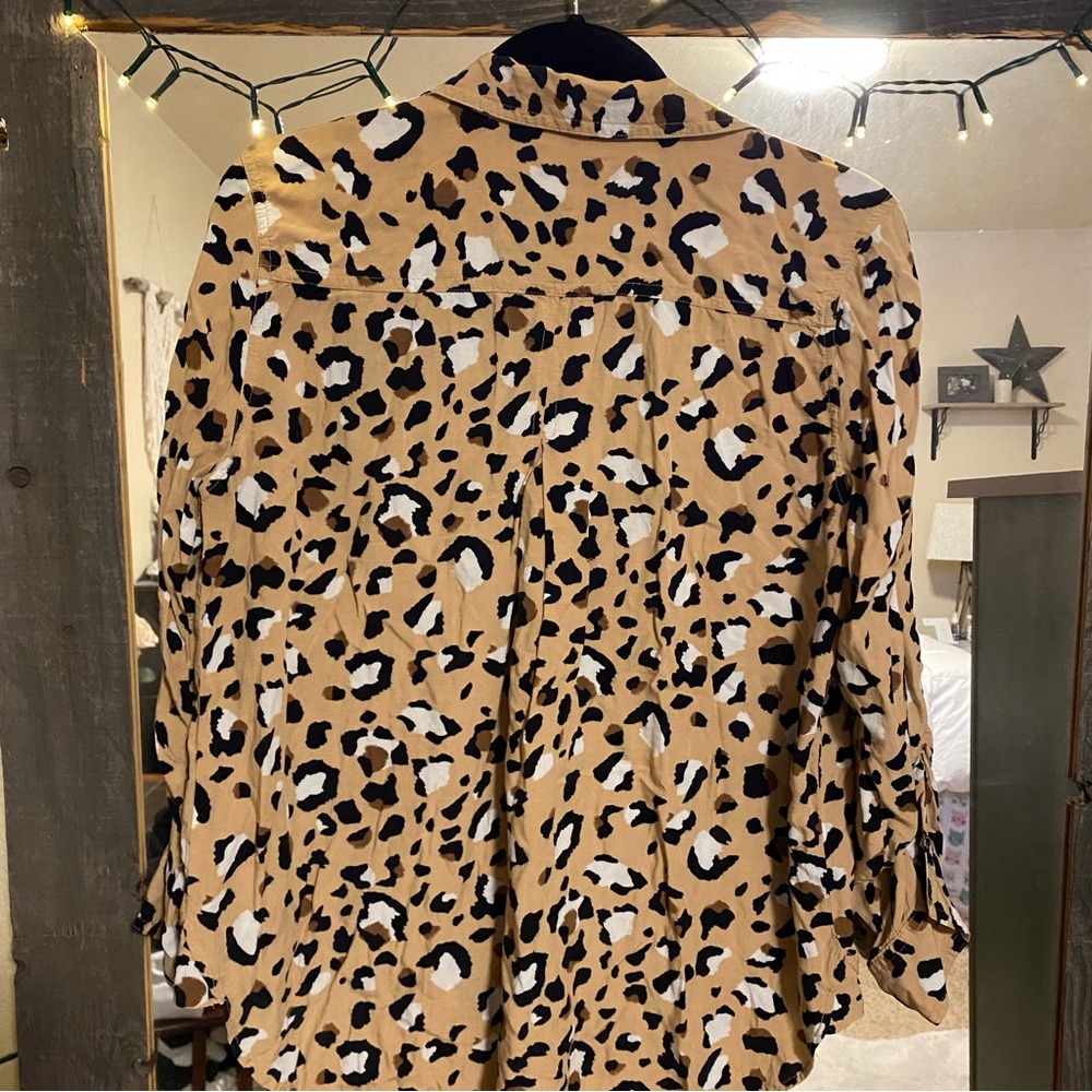 Cheetah print button down - Picture 3 of 4